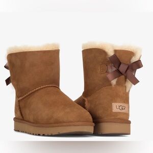 Ugg Australia Mini Bailey Bow II Suede Sheepskin Boots Size 6 Shearling